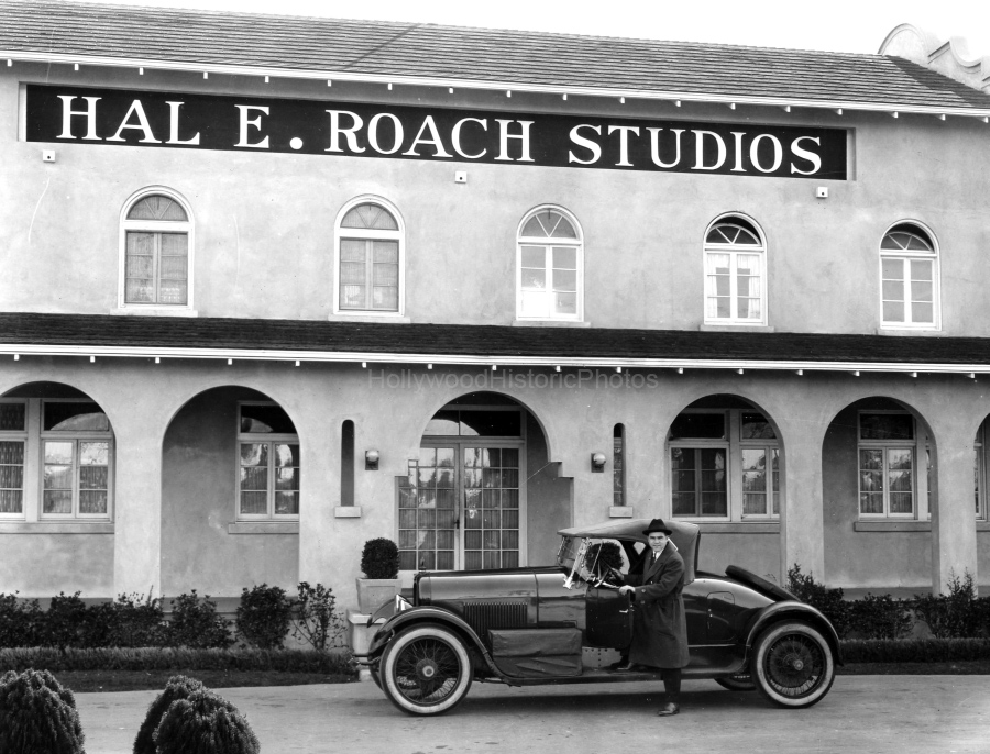 Culver City 1928 Hal Roach in front of his Studios wm.jpg